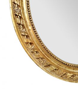 detail-oval-giltwood-mirror-foliages-rubans-pearls-ornaments